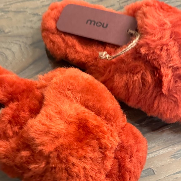 Mou Vibrant Red Plush Slippers - Picture 3 of 6